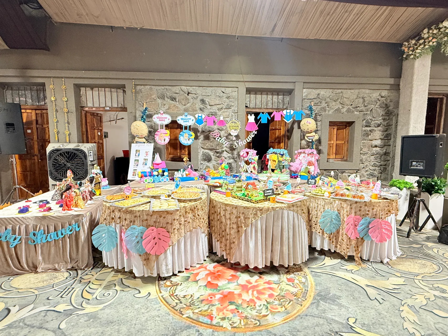 Krushnpingaksh Wada courtyard setting